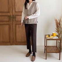 럽스 캐미 브이넥 단추 니트 조끼