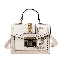 JCP 스퀘어 파이톤 스터드 크로스백