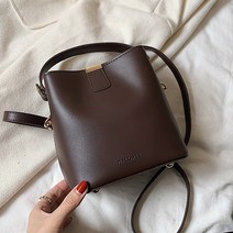 연이랜드 어텀 레더 버킷백 크로스백