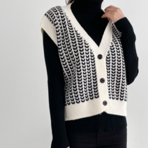 프롬미세즈 프롬미세즈 짧은뜨기 쟈카드 드롭숄더 니트조끼_F2FBDKN022