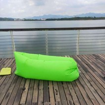 야외 돗자리 쿠션담요 야외 담요 캠핑용품 캠핑테이불 2022new 단일 접는 게으른 소파 휴대용 여행 공기 소파 침대 필드 침낭 풍선 침대, 초록, 230 55