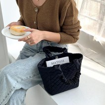 여자 페미닌룩 귀여운디자인 누빔가방 명품백 토트가방 여성토드백