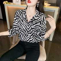 [이꾸띠] 파브리즈이루 여성 봄 가을 원컬러 호피무니 브이넥카라 버튼 데일리 긴팔 블라우스