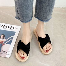 [생활/소품/최저가]_물놀이 비치 휴가 꼬임 여름슬리퍼 발편한 여름샌들 20대휴가룩 여자발편한여름슬리퍼_39842EA