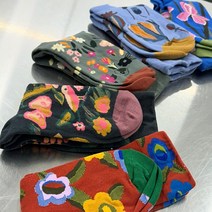 유니크한 플라워 패턴 양말 포인트 중목 여성용 리틀자이언트