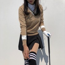 로로얼로이 어깨 금장 장식 여성골프복 라인 브이넥 니트 여성골프패션