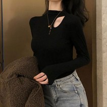 [랜덤플레이] 쇄골 트임 기본 슬림핏 데일리 티