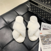 IAWI 크로스 털 슬리퍼 여성 실내화 보온 토끼털 쪼리 가정용 실내용 거실 투타입 4컬러, 화이트, 크로스 타입