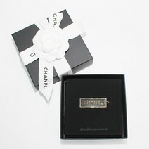 샤넬(명품잡화) 명품샤넬 23S CHANEL 로고 헤어클립 금장 ABA781 B10895 NN920