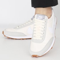 나이키 여성스니커즈 여성운동화 데이브레이크 흰회