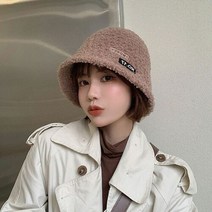 디작소 겨울 방한용품 포인트 레터링 여성 벙거지