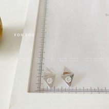 은침 금속 기하학적 삼각지르콘 냉랭풍 귀걸이 귀걸이 여성스러운 달콤하고 쿨한 바람 귀걸이 습기
