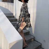 브이넥플라워원피스 오버핏 빅사이즈 여성의류 여름옷 뚱뚱한 와이드 루즈핏 뱃살가리기 고기를 저장함 200 3461526364
