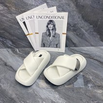 유럽역 통굽샌들 여자 여름 크로스 비치 망홍 일자 작은 키 반 슬리퍼