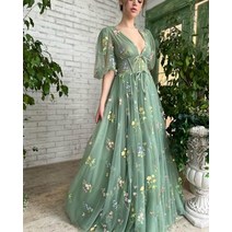 FATAPAESE 번성 100500 요정 웨딩 드레스 우아한 V 넥 라인 수 놓은 원단 꽃과 나비로 덮여, 01 As Pic CPS2017_06 12