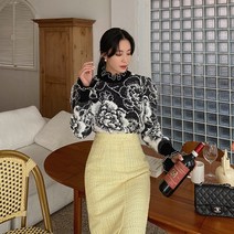 빈스홀릭 라이브 로즈 퍼프 니트