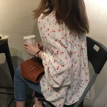 신나라-닷컴_플라워 패턴 루즈핏 블라우스 하늘한 여자 여성 봄신상 쉬폰 예쁜 소매와이드_ tlsskfk