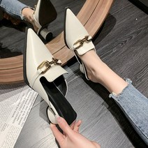 앞뾰족 체인링 장식 구두형 뮬 슬리퍼