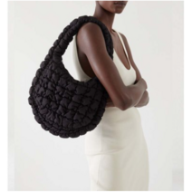 다나에 코스 COS 2022 블랙 블루 구름백 미니 퀼팅백 퀼티드 패딩 백숄더백 제니 가방