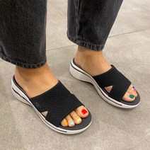 스케쳐스 NC송파 이젠 실내에서도 편하게! 족저근막염 완화용 샌들 슬리퍼 #사무실 #폭신한 쿠셔닝 초경량 여성슬리퍼 고워크 아치핏 샌들 SP0WSCDM011 BKW