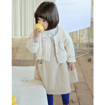 [마르디엠버] 사랑스러운 자수 디테일이 포인트인 BN 부크 니트 가디건을 소개합니다. 원피스나 다양한 상/하의 아이템과도 어울려요