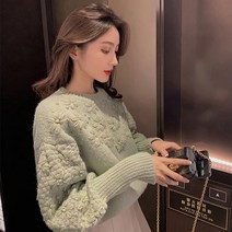 돌체비타샵 입체 플라워 뽀글이 라운드 니트