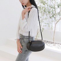타원형크로스백 데일리가방 여자가방쇼핑몰 여성스러운가방 여성 귀여운 타원형