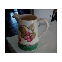 웨지우드 Sarah’s Garden Queen’s Ware Prunes Creamer