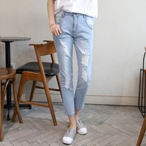 마이너스2인치 여성용 연한 블루 컬러의 빈티지 은은한 워싱 헤짐 디테일 슬림 배기핏 데님 팬츠