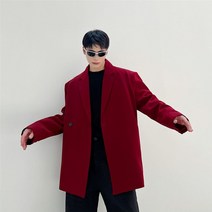 남성 빨간색 레드 자켓 아우터 스트릿 스타일 패션 옷 간절기 의류