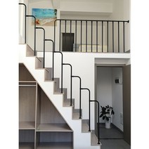 안전 난간대 손잡이 복도 복층 계단 세로 설치 시공, 7자형 기둥 150x950 블랙