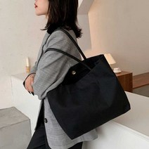 여자 20대 데일리 케주얼 패션 여름 가방 무지 숄더백