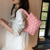 귀여운 하트패턴 디자인 가벼운 폴리 누비 여성가방 토트백