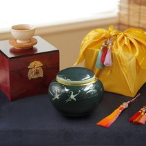 지리산뱀사골토종꿀 [지리산뱀사골] 자연산 밤잡화꿀 2.4kg 선물세트 (상감청자흑도자기/고가구), 1, 없음/없음/없음