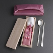 물결거북 칠보 특 은수저 1벌 80% (1인용) 부모님생신 창립기념품 퇴직자선물 결혼예물 답례품 기념일 칠순 VIP선물 숟가락1개+젓가락1매+수저집+보증서+오동나무함+보자기포장, 홍색수저-핑크보자기-블루주머니-인쇄있음-시안확인