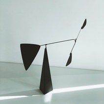삼각 볼타모빌 스탠딩 모빌 현대 북유럽 다이나믹 아트, black