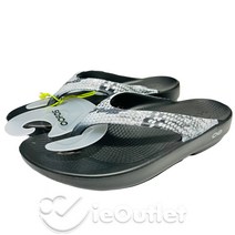 우포스 슬리퍼 쪼리 NEW OOFOS 여성 Oolala Luxe Comfort Sandal Flip-Flops Thongs Snake Skin NWT