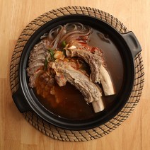 초가집 얼큰한 왕갈비탕 2.2kg (통갈비 2대/와규사태/파 당면 목이버섯이 들어있어요)