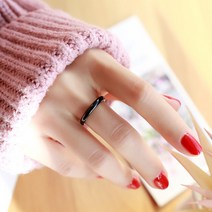 트렌디 한 패션 공간 블랙 세라믹 링 성격 남성과 여성 커플 페어 링 싱글 테일 링 검지 손가락 반지 새끼 손가락