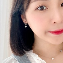 쓰리콤마 자개 화이트 큐빅 드롭 투웨이 스프링 귀찌
