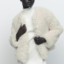 ZARA 화이트 퍼 무스탕 노 카라 후리스 자켓