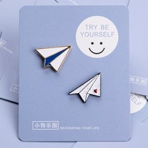 작은 비행기 브로치 ins 유행 남성과 여성 귀여운 일본 간단한 학생 성격 커플 여자 친구 배지 가방 액세서리