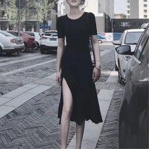 옆트임 날씬해보이는 반팔 블랙원피스 다리길어보이는 30대