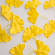 은행잎 12장(PVC줄기)-가을 가을디스플레이 모형 장식 소품 전시용 장난감 소꿉놀이 역할놀이 컨셉 민속촌 민속용품 전통소품 조화 넝쿨 덩쿨