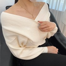치크(Cheek) 브이넥 오프숄더 크로스랩 X 꼬임 니트