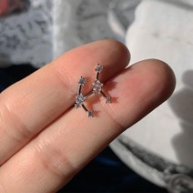 상견례 포인트룩 스틱 시아 피어싱 힙합 홍대패션 개성 남성코디 셀럽 귀테리어 레이어드