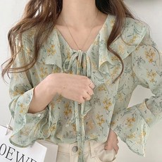 블라우스티셔츠