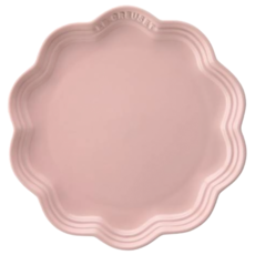 LE CREUSET 蕾絲花邊盤22cm雪紡粉, 精緻蕾絲花邊設計，增添餐桌浪漫氛圍, 雪紡粉, 22cm, 1個