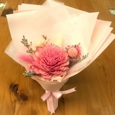 A-ONE 匯旺 大粉索拉玫瑰花繡球花永生花束 C款 (花束含包裝紙尺寸: 約 25 x 25 公分), 彩色