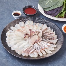 얌테이블 오늘 새벽 생산한 슬라이스 광어회 150g + 참돔껍질회 150g + 초고추장 2입 + 간장소스 2입 + 생와사비 2입 + 쌈장 2입 + 쌈야채 2입 세트, 1세트